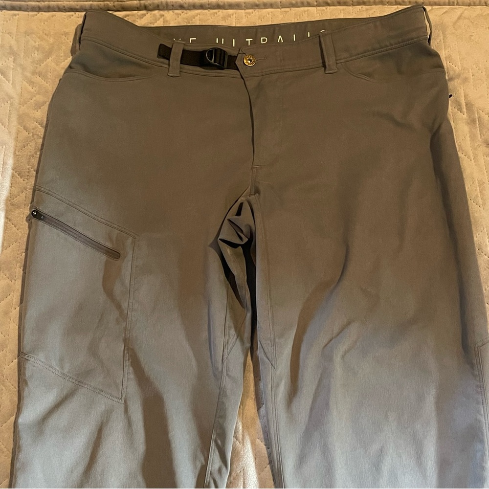 Outdoor Vitals‎ belted pants mens 36x30 pre-owned condition gray